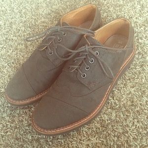 Men’s TOMS dress shoes
